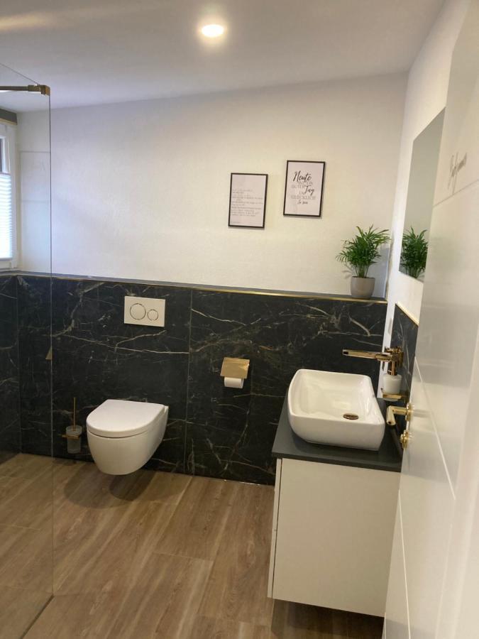 Moderne Ferienwohnung Mit Balkon Herxheim Exterior foto
