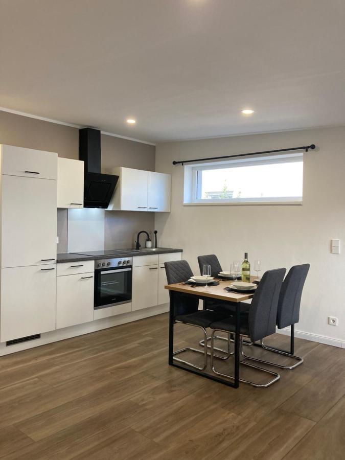 Moderne Ferienwohnung Mit Balkon Herxheim Exterior foto